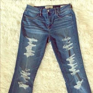 Distressed skinny jeans- Medium Wash
